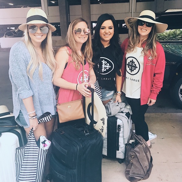 Meet your Posher, Becka - Picture 2 of 8